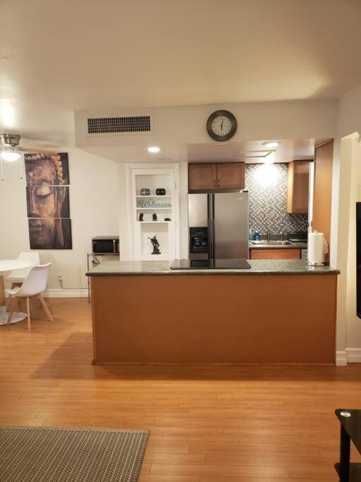 Centrally Located To Strip, Unlv, Stadiums And So Much More! Appartamento *