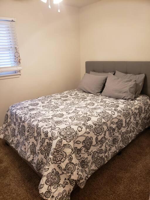 Centrally Located To Strip, Unlv, Stadiums And So Much More! Apartamento Las Vegas